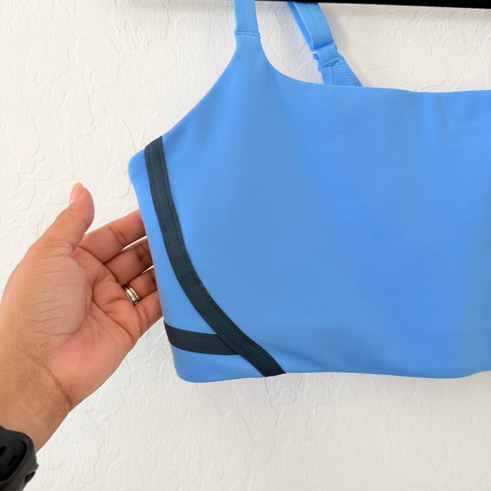 Nike Women's Light Blue Sports Bra - Picture 3 of 9